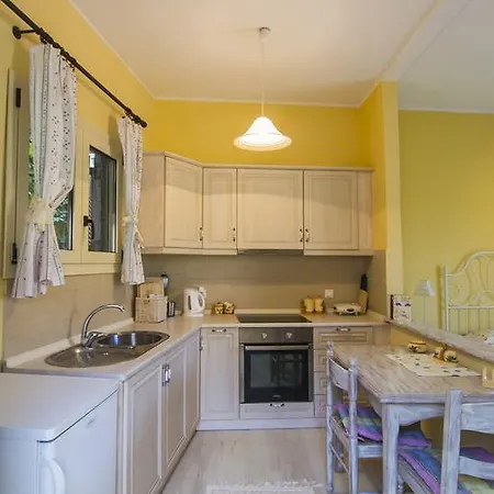 Apartment Yiannas *